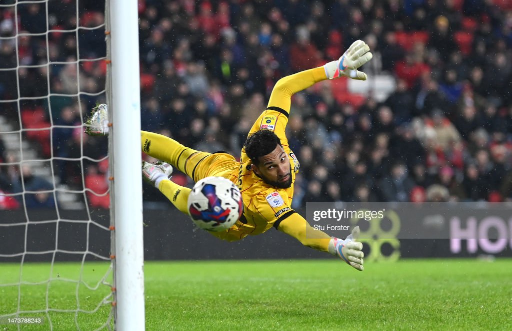 Arsenal goalkeeper Matt Turner during the UEFA Europa League, Group A match  at Emirates Stadium, London. Picture date: Thursday October 20, 2022 Stock  Photo - Alamy